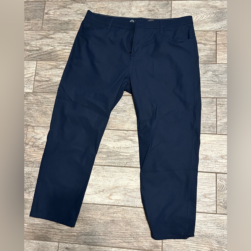 Vuori Meta Pants NWOT - Size 38x30